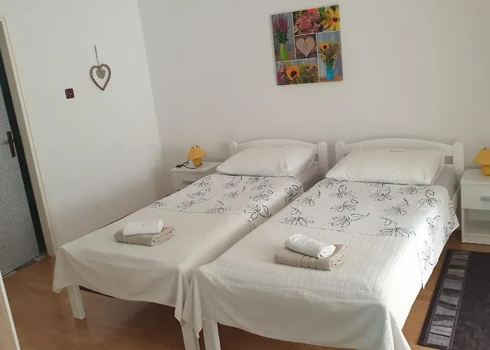 Πανσιόν Mirjana