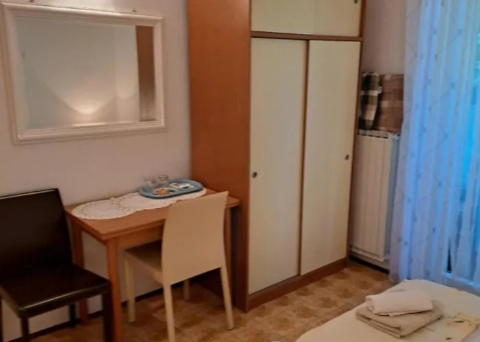 Mirjana Πανσιόν 3*