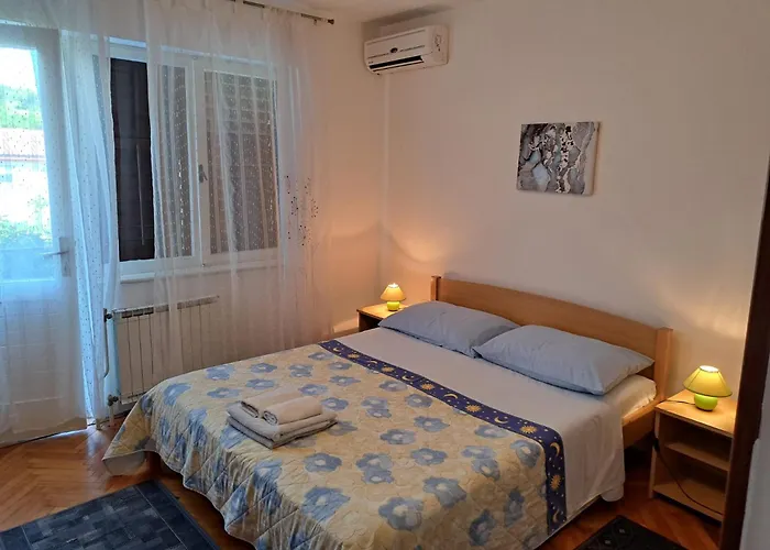 Πανσιόν Mirjana 3*