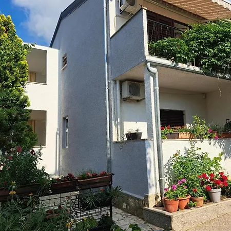 Gæstehus Mirjana 3*